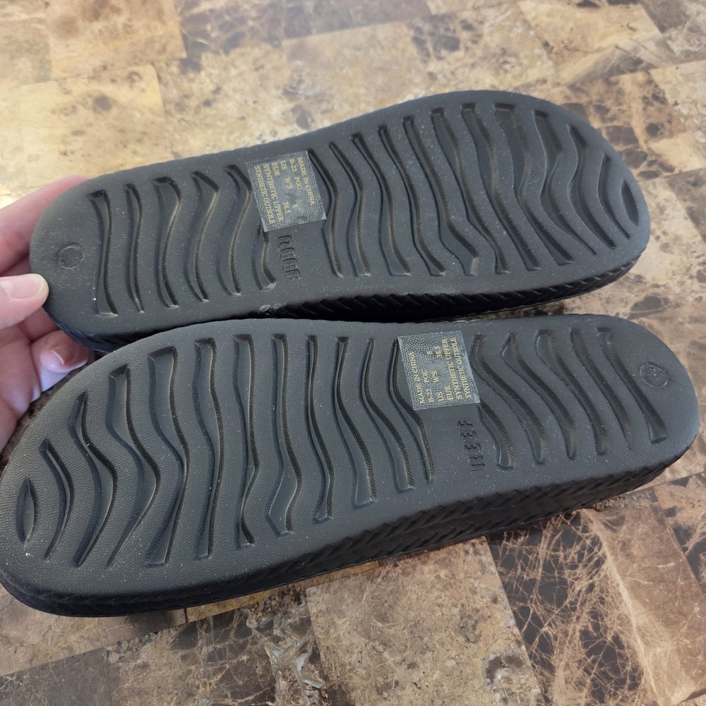 Reef Women's Water Court Thong Flip Flop Sandals black Size 8 beach vacation - Picture 10 of 13